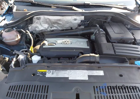 2017 Volkswagen Tiguan 2.0T Wolfsburg Edition из США, поврежденный, VIN WVGRV7AX0HK019060